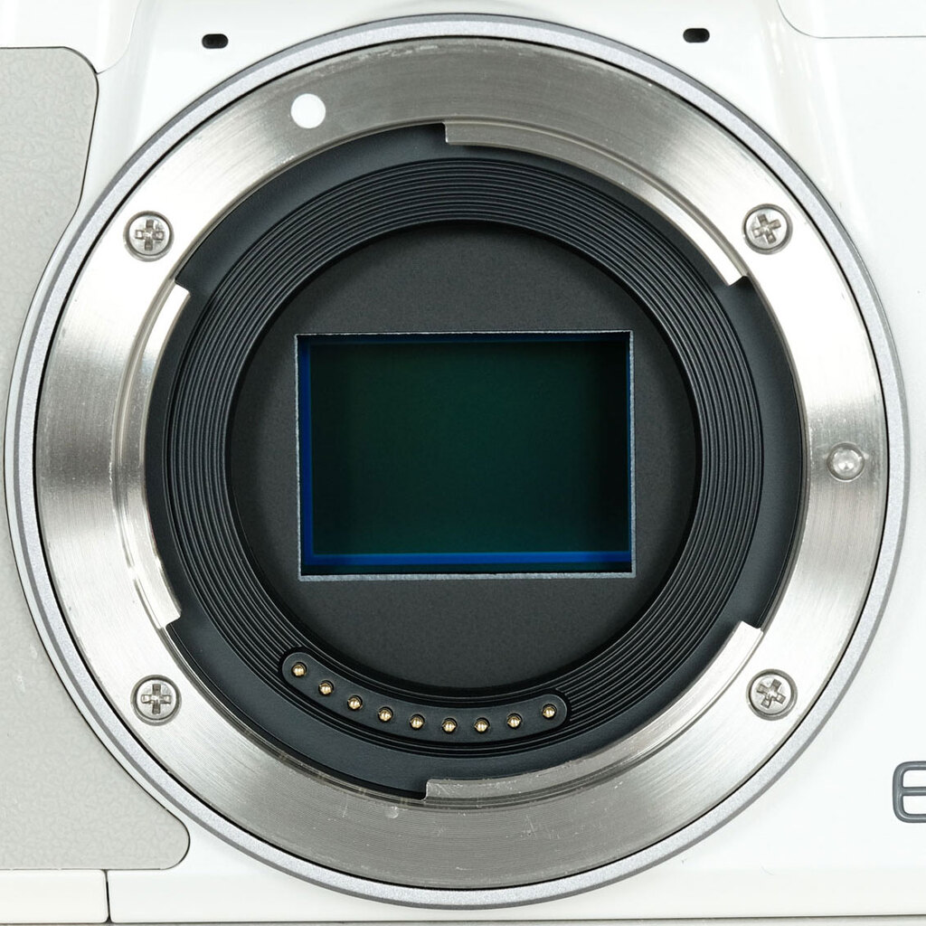 Canon EOS Kiss M Canon EOS Kiss M