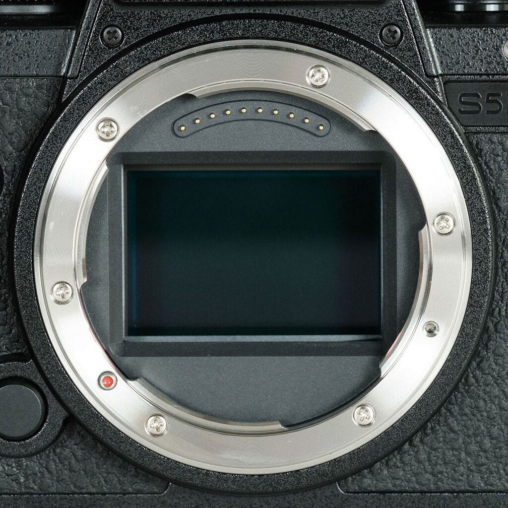 Panasonic LUMIX S5IIX ボディ DC-S5M2X ブラック Panasonic LUMIX S5M2X Full Frame Mirrorless Camera Body Only