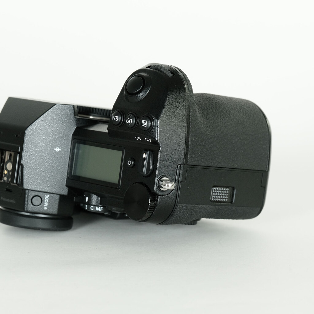 【訳あり・傷多め】LUMIX DC-S1R Panasonic LUMIX DC-S1Rの出品 | ONE SCENE（ワンシーン）