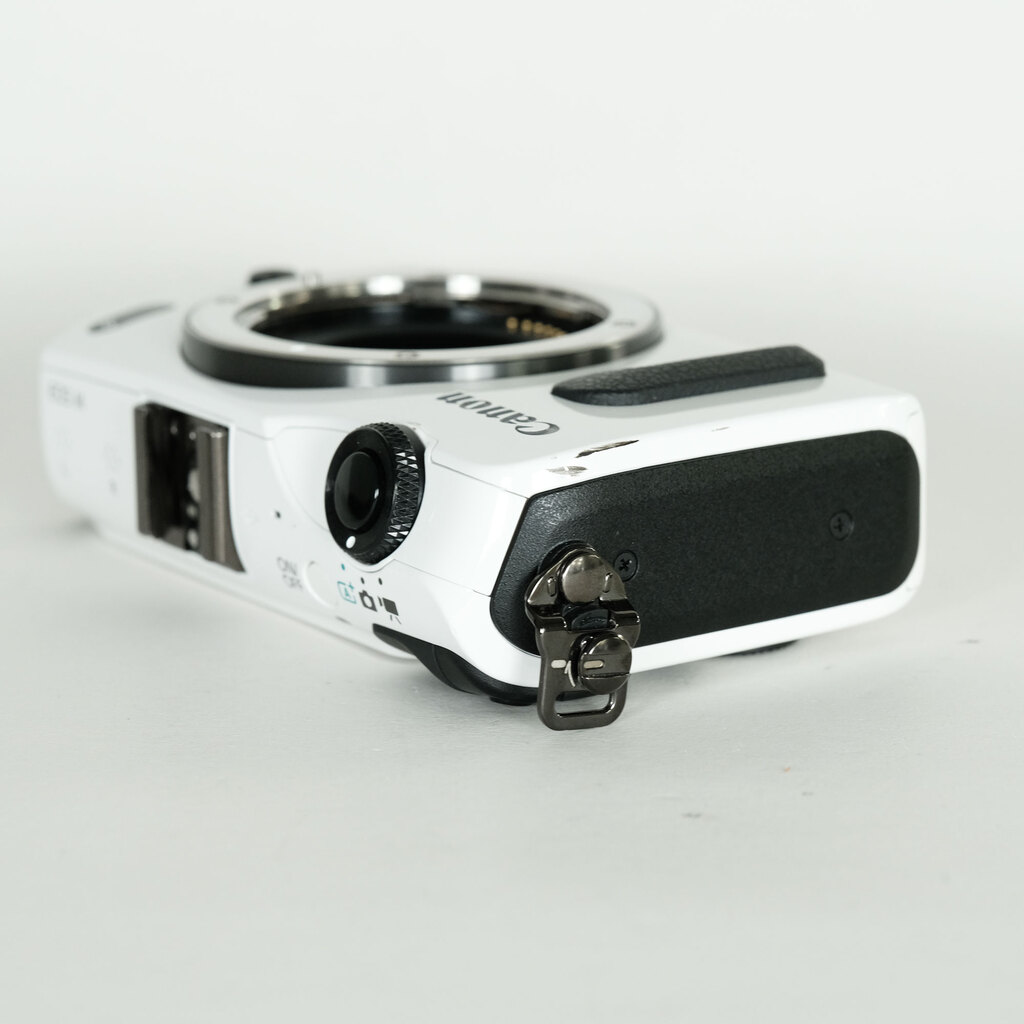 Canon EOS M ボディ ホワイト Canon EOS M ボディ ホワイト