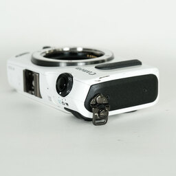 Canon EOS M ボディ ホワイト Canon EOS M ボディ ホワイト