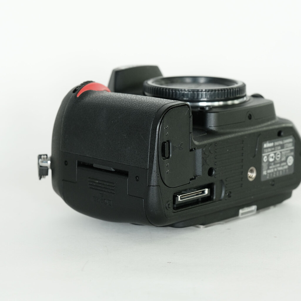 Nikon D7000の出品 | ONE SCENE（ワンシーン）