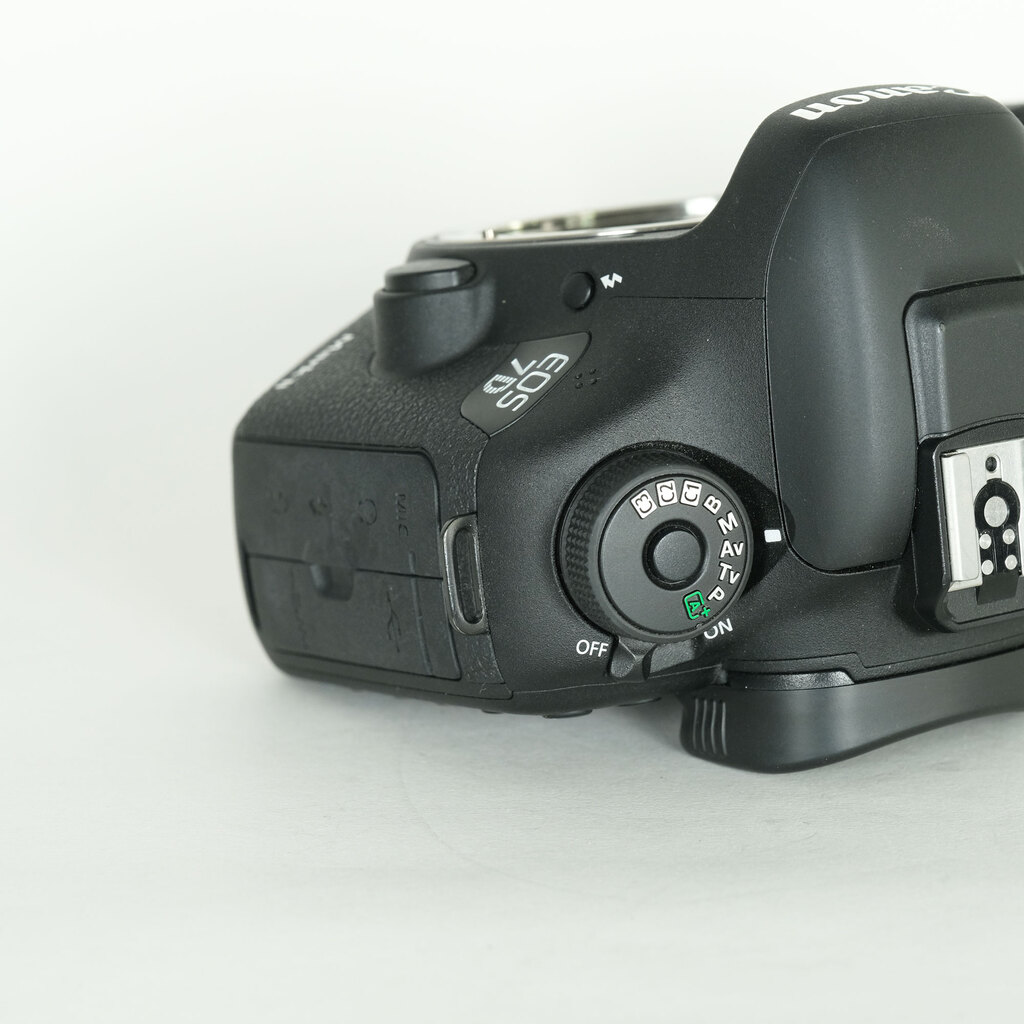 Canon EOS 7D Mark II Canon EOS 7D Mark II