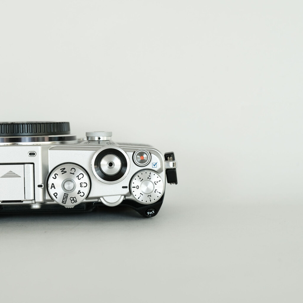 OLYMPUS PEN-F OLYMPUS PEN-F