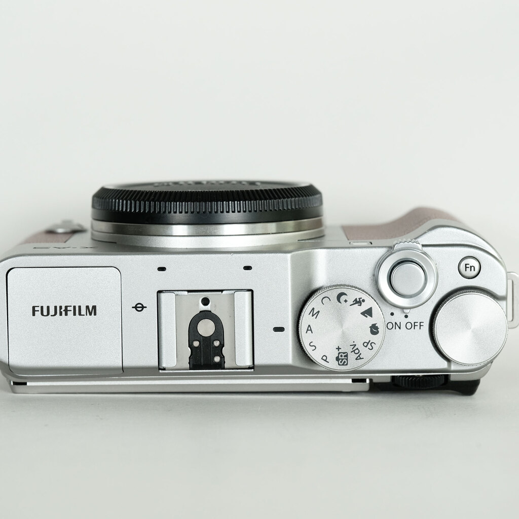 FUJIFILM X-A3 ボディ ブラウン FUJIFILM X-A3 ボディ ブラウン