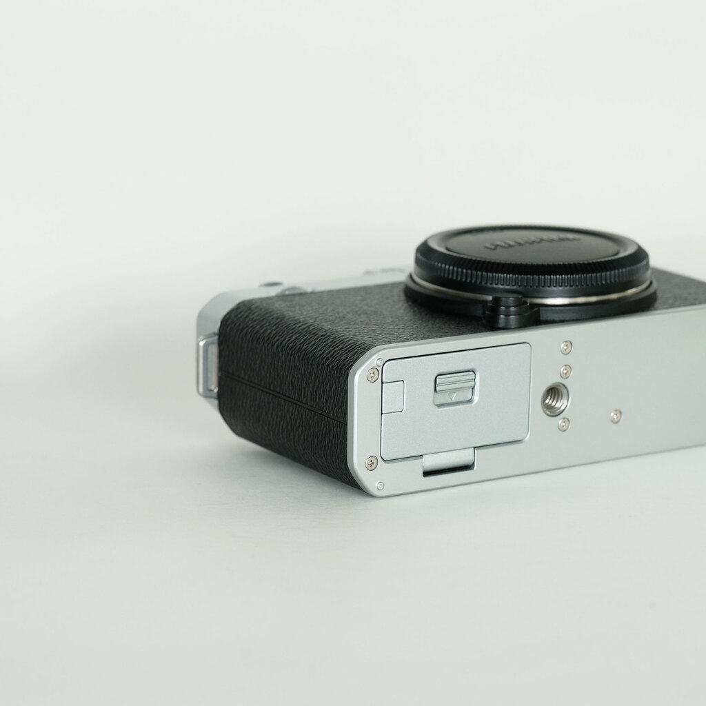 FUJIFILM X-E4 FUJIFILM X-E4