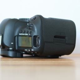 Canon EOS 5D Mark IV