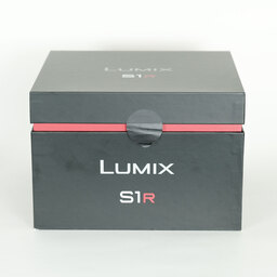 Panasonic LUMIX DC-S1R Panasonic LUMIX DC-S1R