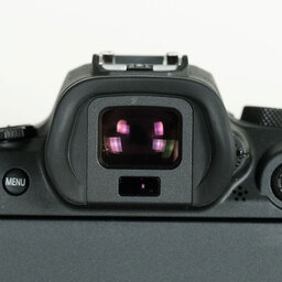 Canon EOS R6 Canon EOS R6