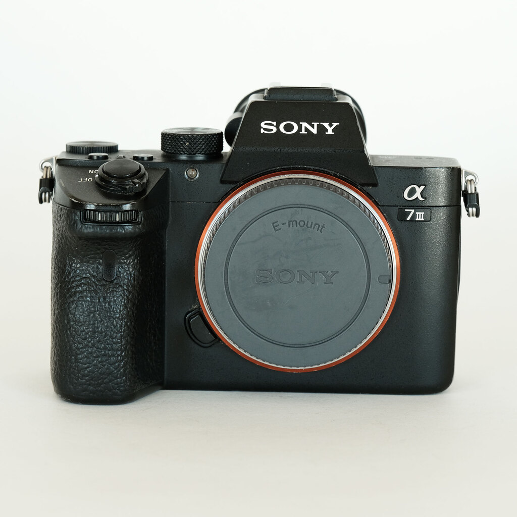 美品】Sony α7iii ボディ SONY α7 III（ILCE-7M3）の出品 | ONE SCENE  