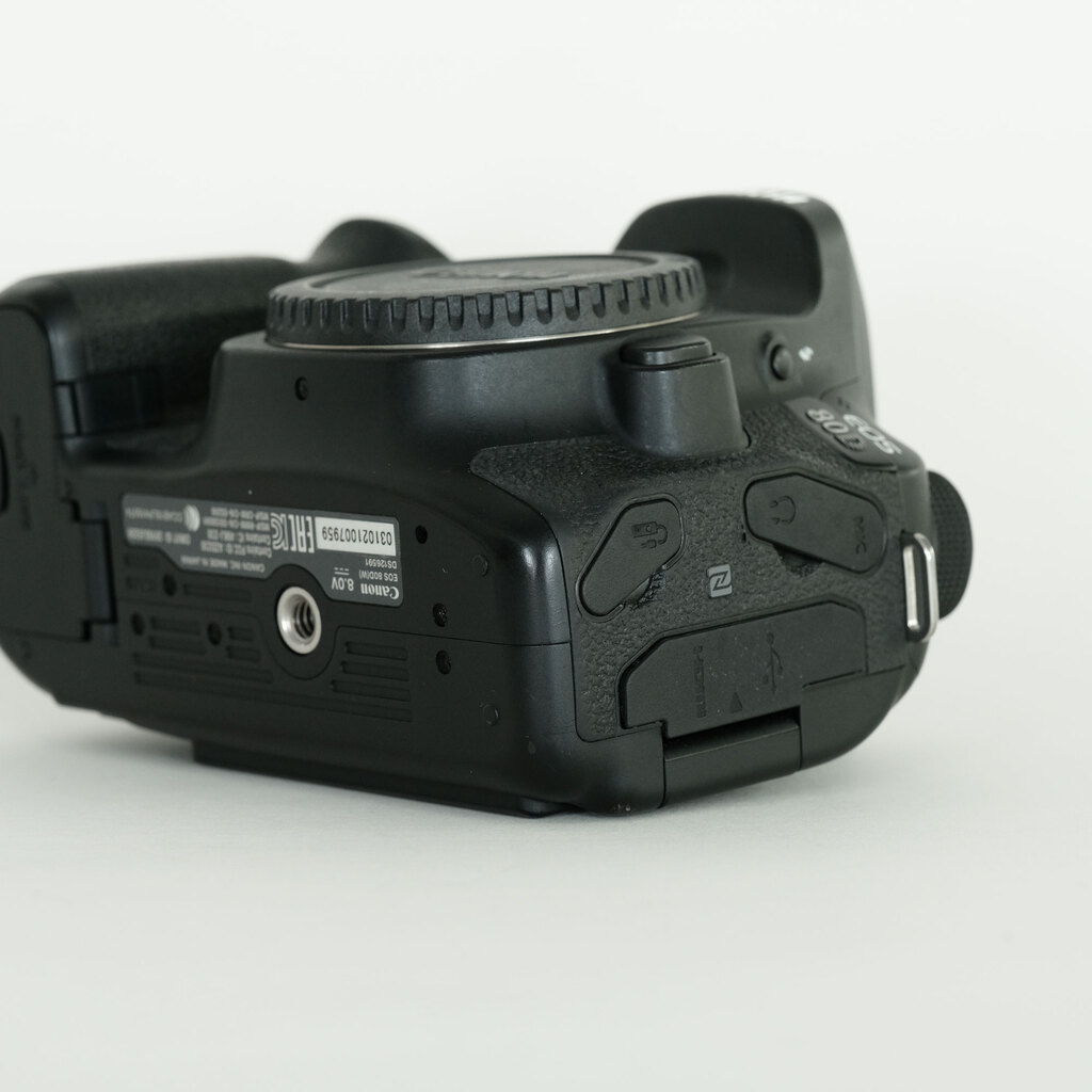 Canon EOS 80D EF-S18-135 IS USM レンズキット Canon EOS 80D EF-S18-135 IS USM レンズキット