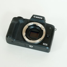Canon EOS Kiss M Canon EOS Kiss M