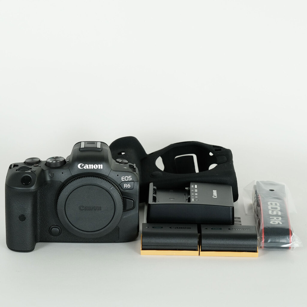 Canon EOS R6 Canon EOS R6