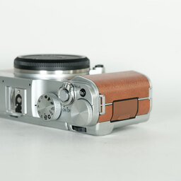 FUJIFILM X-M1 ボディ ブラウン FUJIFILM X-M1 ボディ ブラウン