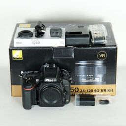 Nikon D750