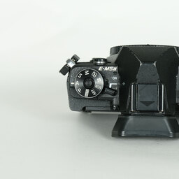 OLYMPUS OM-D E-M5 Mark II