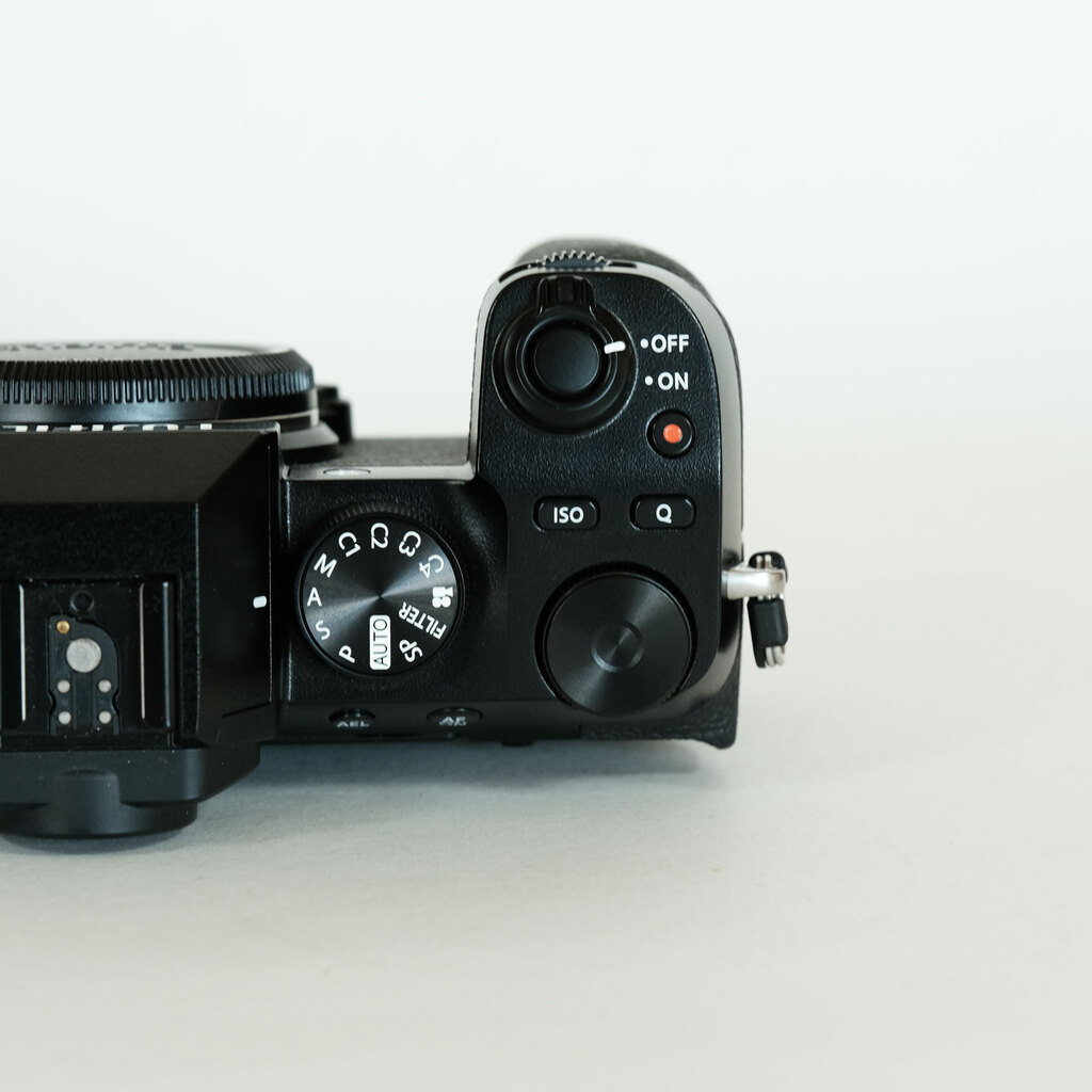 ※ジャンク品※Fujifilm X-S10 ミラーレスカメラ 中古(B)] 富士フイルム X-S10 ボディ ミラーレス一眼 [良い