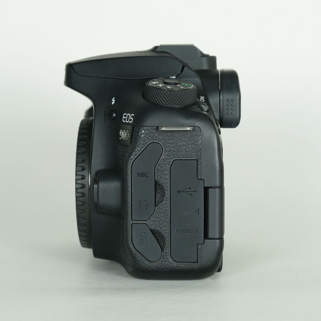 Canon EOS 90D