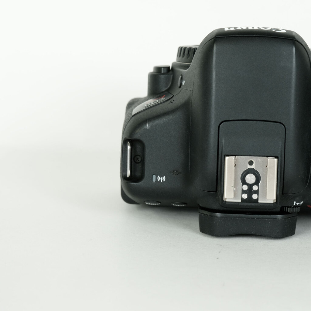Canon EOS KISS X8i【ジャンク品】 Canon EOS Kiss X8iの出品 | ONE SCENE（ワンシーン）