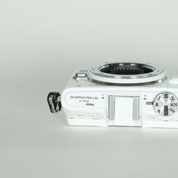 OLYMPUS PEN Lite E-PL6 ボディ ホワイト OLYMPUS PEN Lite E-PL6 ボディ ホワイト