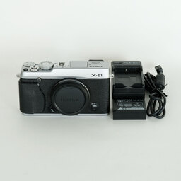 FUJIFILM X-E1 シルバー FUJIFILM X-E1 シルバー