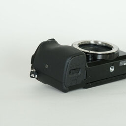 SONY α6100(ILCE-6100) SONY α6100(ILCE-6100)