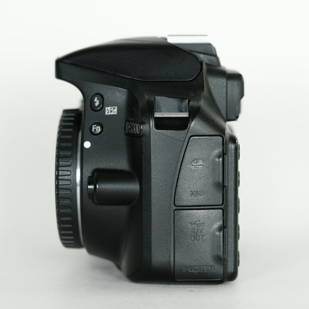 【ジャンク品】Nikon D3300 デジタル一眼レフカメラ 中古】Nikon ニコン D3300 ブラック デジタル一眼レフカメラ