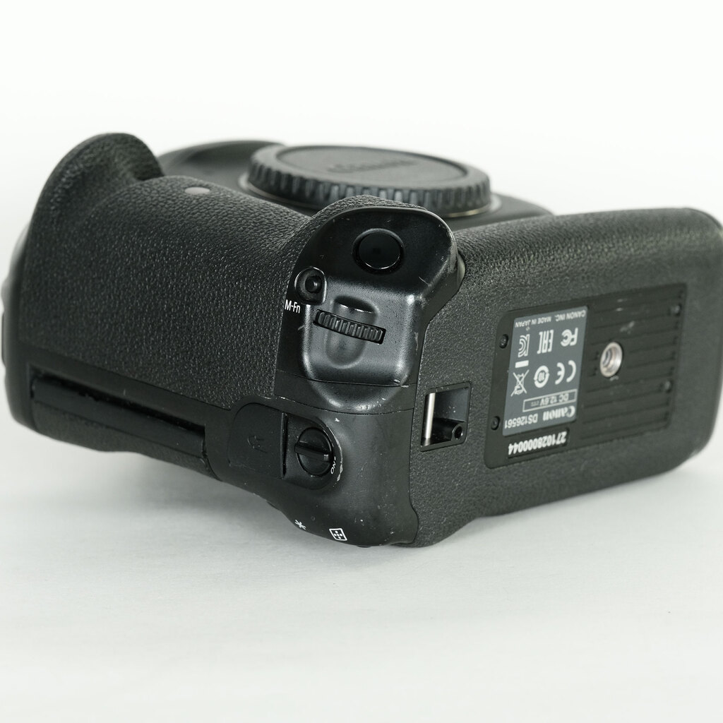 Canon EOS-1D X Mark II