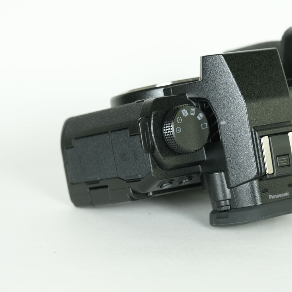 Panasonic LUMIX S5IIX ボディ DC-S5M2X ブラック Panasonic LUMIX S5IIX ボディ DC-S5M2X ブラック