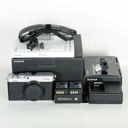 FUJIFILM X-E4 FUJIFILM X-E4