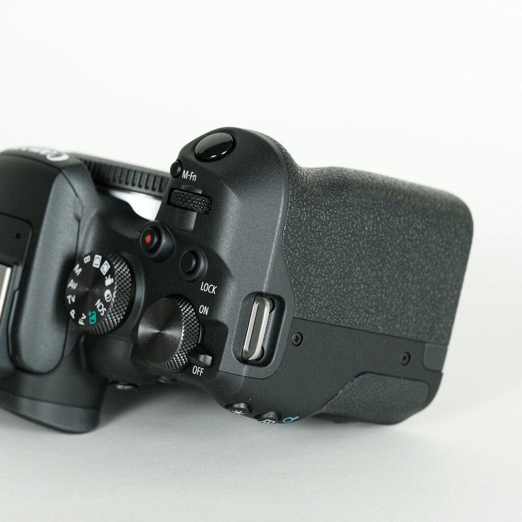 Canon EOS R10 Canon EOS R10
