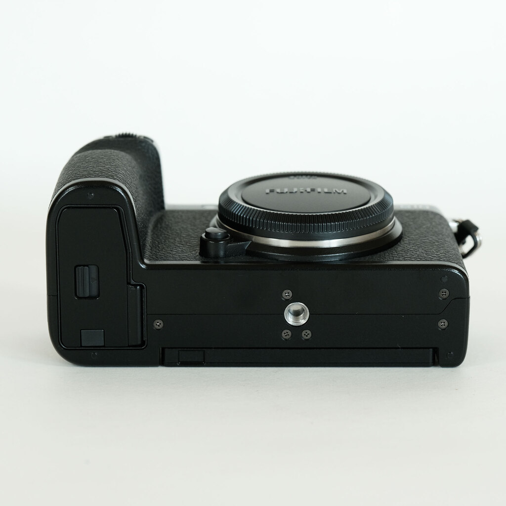 Fujifilm X-S10 美品 FUJIFILM X-S10の出品 | ONE SCENE（ワンシーン）
