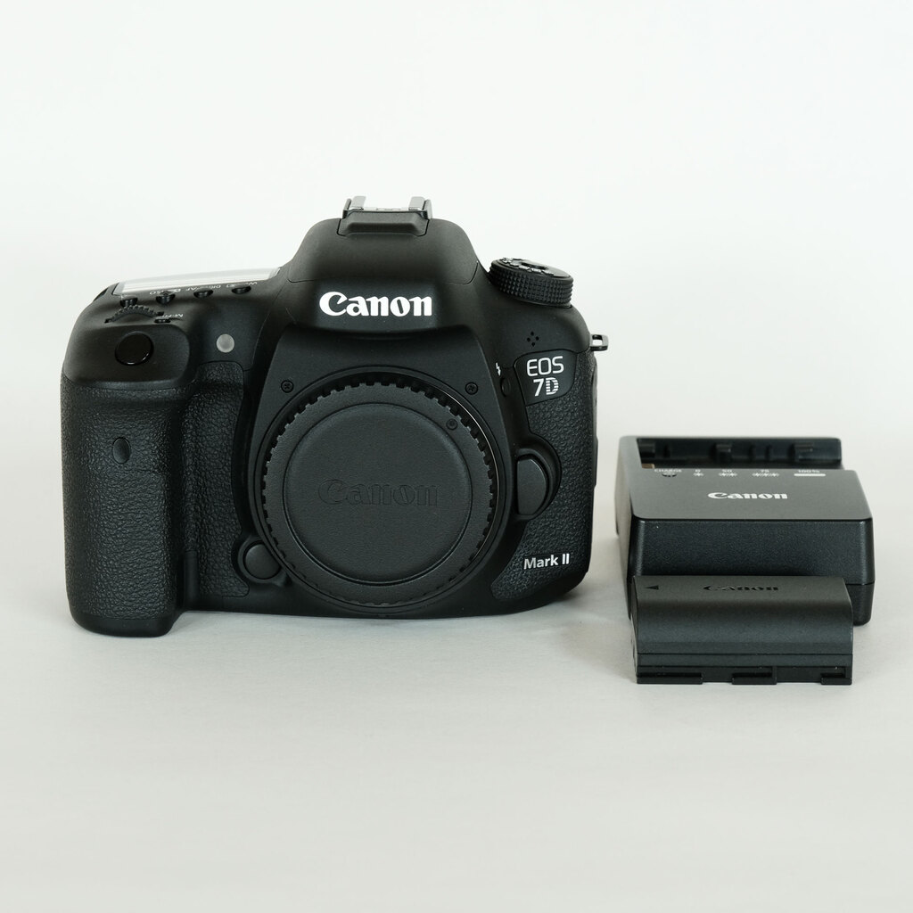 Canon EOS 7D Mark II Canon EOS 7D Mark II