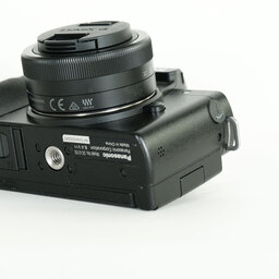 Panasonic LUMIX DC-G100V 標準ズームレンズ + トライポッドグリップキット Panasonic LUMIX DC-G100V 標準ズームレンズ + トライポッドグリップキット