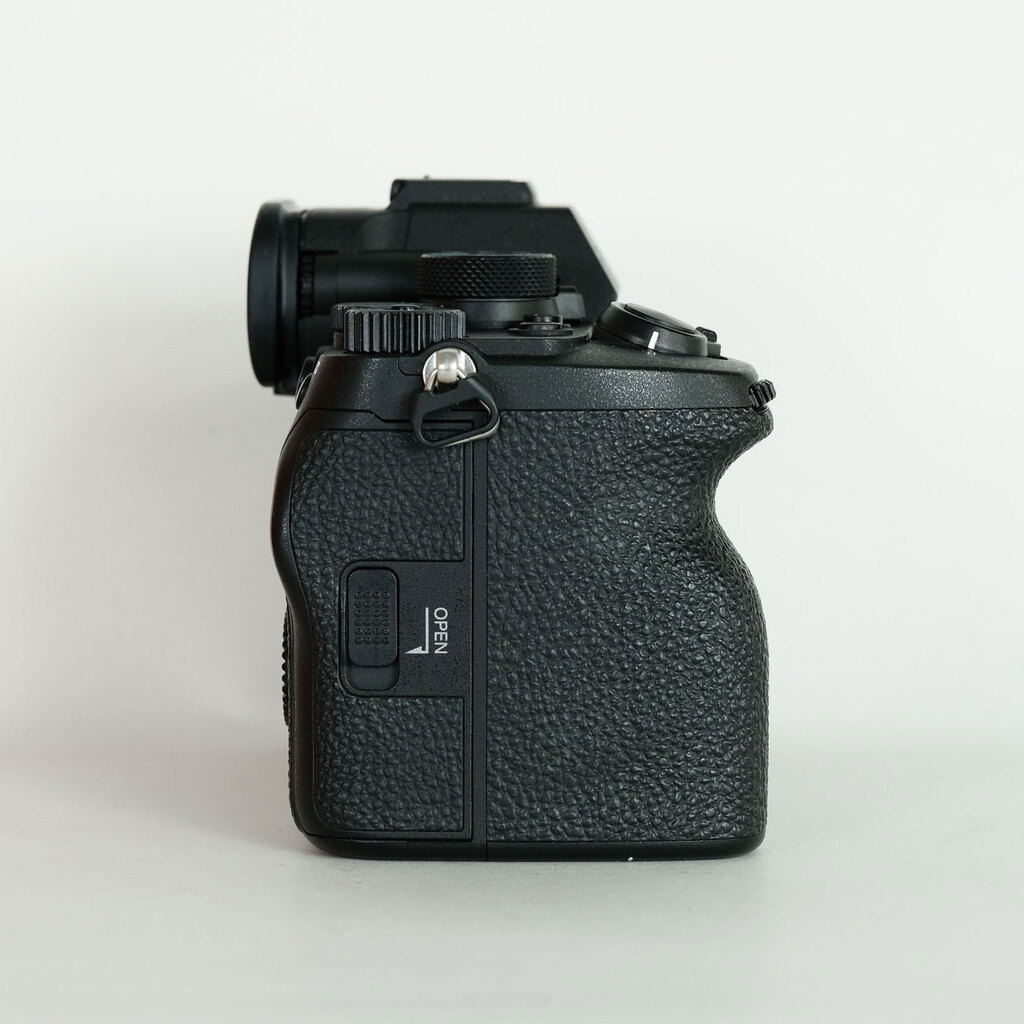 SONY α7 IV(ILCE-7M4) SONY α7 IV(ILCE-7M4)