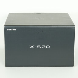 FUJIFILM X-S20