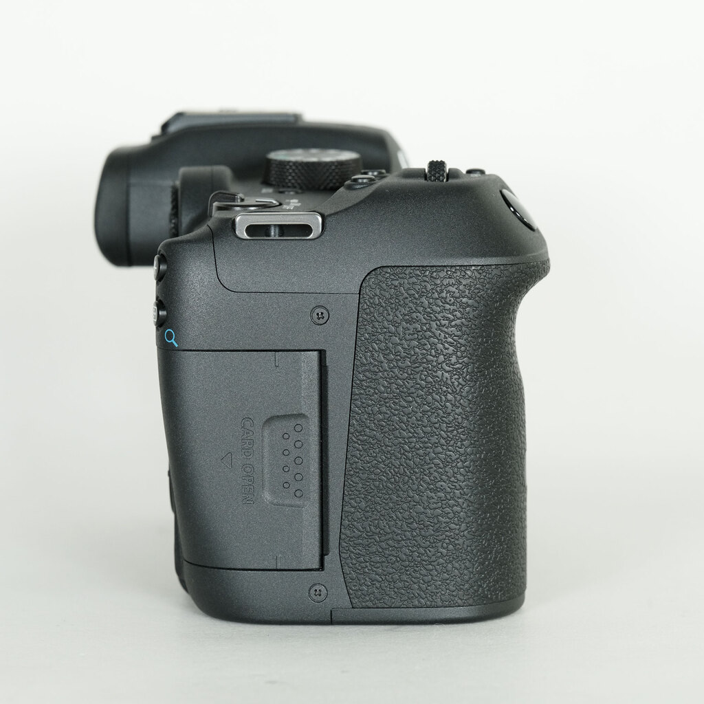 Canon EOS R7 Canon EOS R7