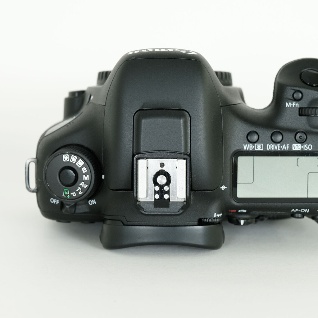 Canon EOS 7D Mark II Canon EOS 7D Mark II