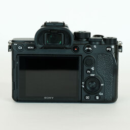 SONY α7R IV（ILCE-7RM4）の出品 | ONE SCENE（ワンシーン）