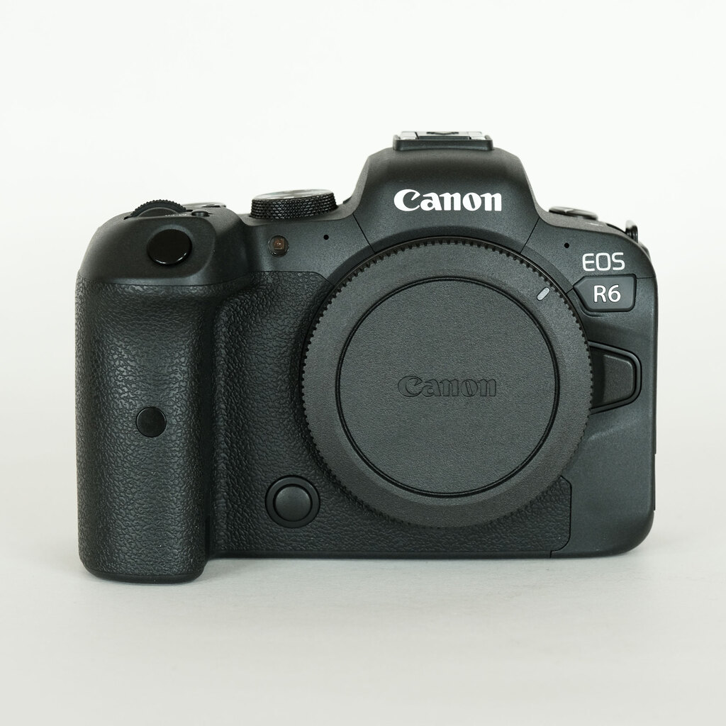 Canon EOS R6 Canon EOS R6