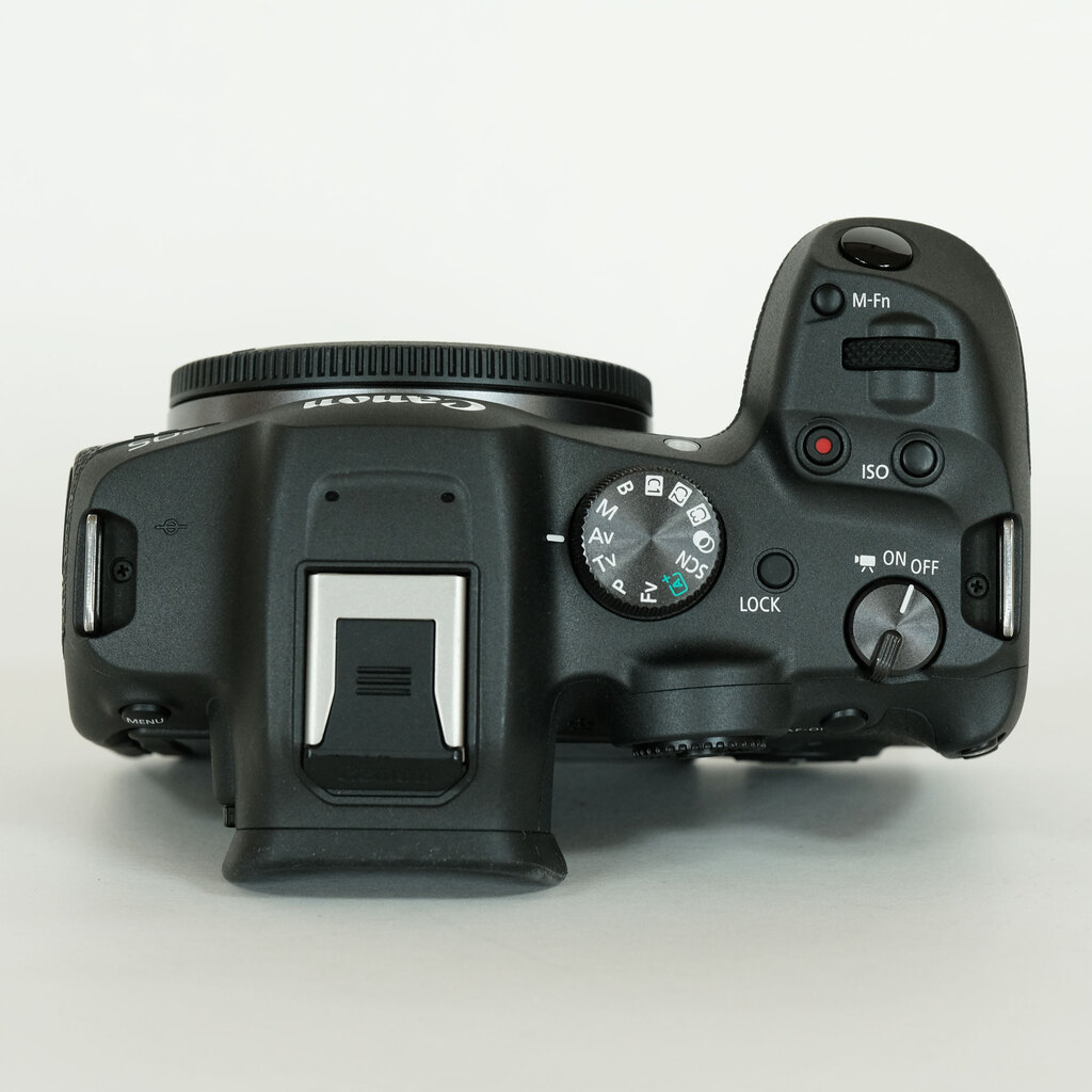 Canon EOS R7 Canon EOS R7