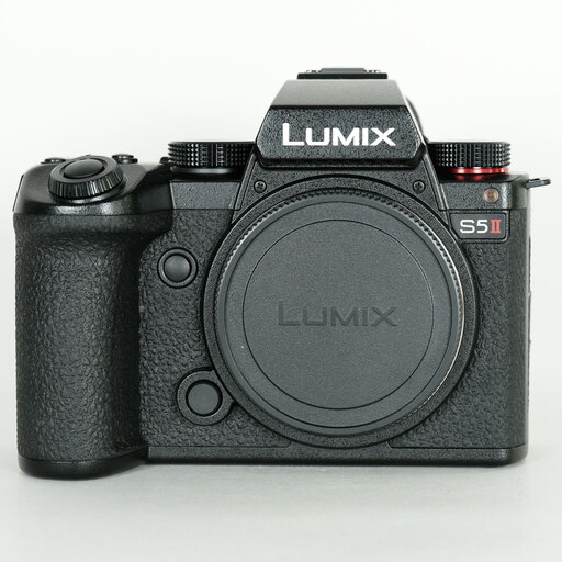 Panasonic LUMIX DC-S5M2を徹底解説。愛用者レビュー・作例付き