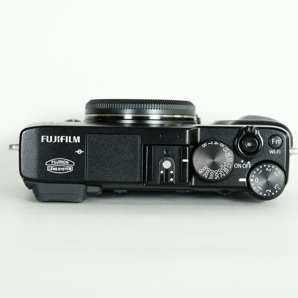FUJIFILM X-E2 FUJIFILM X-E2