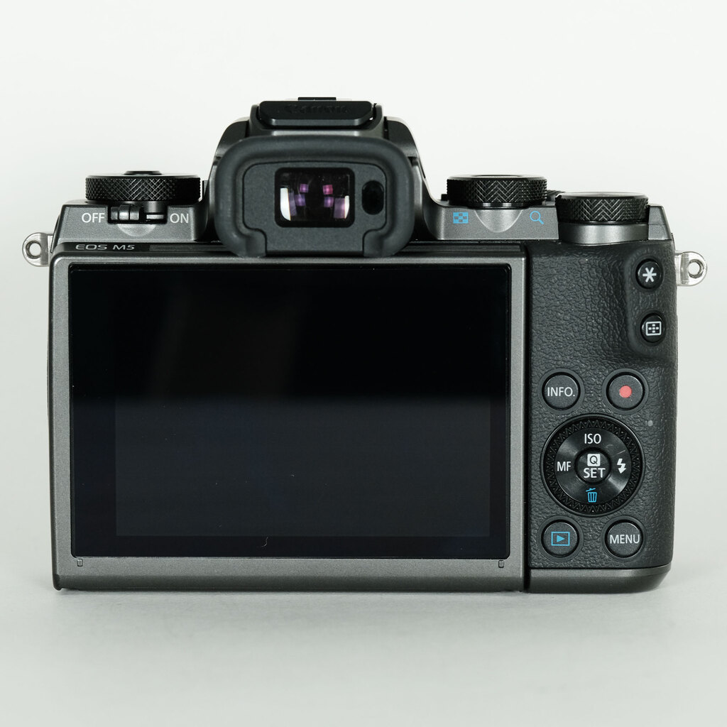 Canon EOS M5