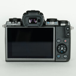 Canon EOS M5