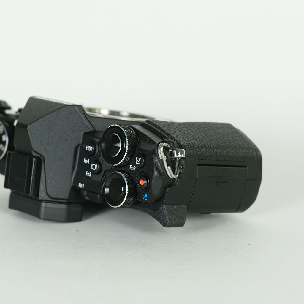 OLYMPUS OM-D E-M5 Mark II OLYMPUS OM-D E-M5 Mark II