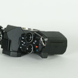 OLYMPUS OM-D E-M5 Mark II OLYMPUS OM-D E-M5 Mark II