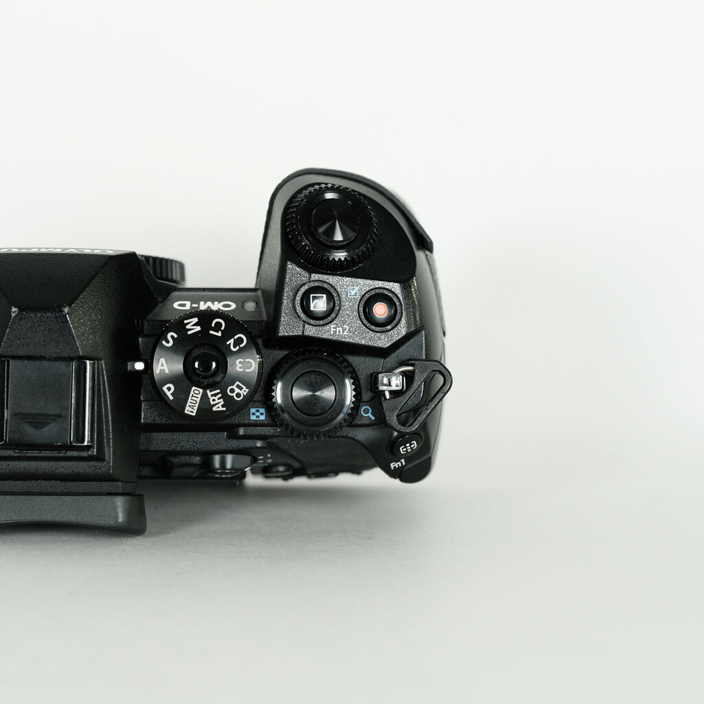 OLYMPUS OM-D E-M1 Mark II OLYMPUS OM-D E-M1 Mark II