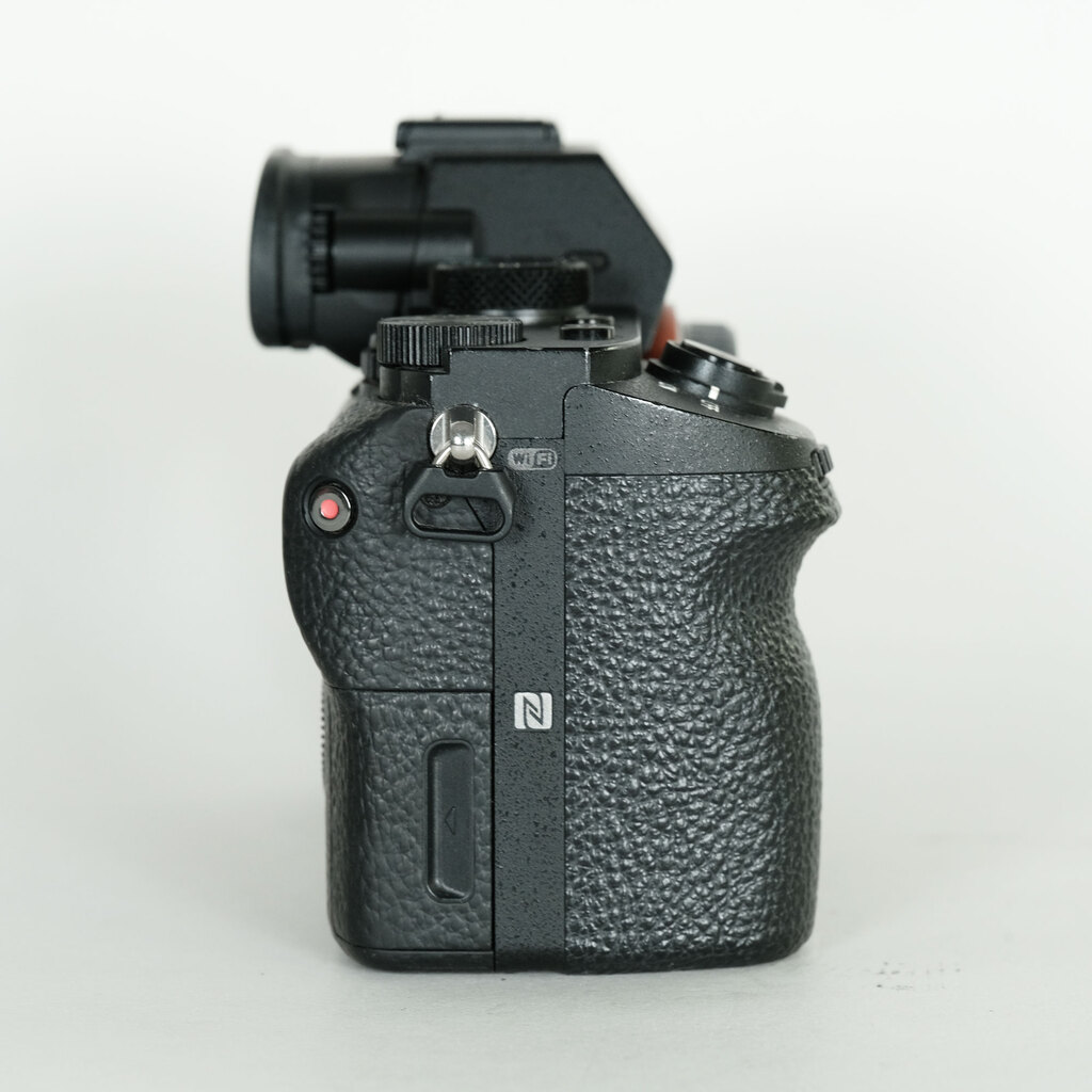 SONY α7 II(ILCE-7M2) SONY α7 II(ILCE-7M2)