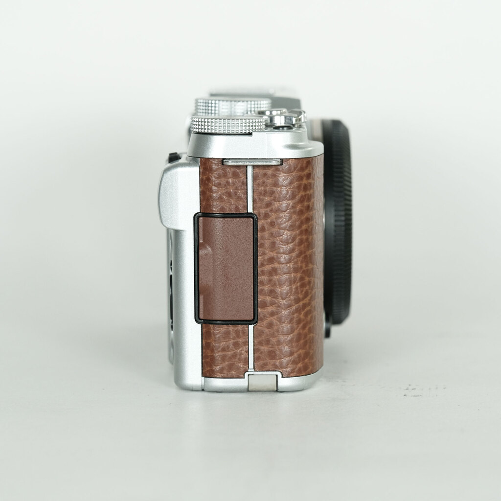 FUJIFILM X-A1 ボディ ブラウン